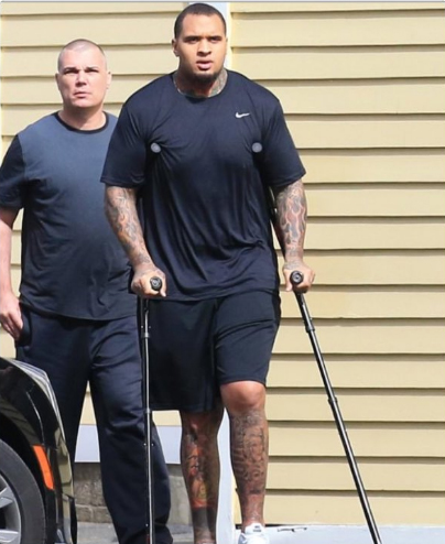Pouncey walking on crutches appears bad news for him and the Fins